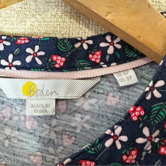 Boden Navy Floral Strawberry Tea Mini Dress Size 2P - Picture 6 of 7